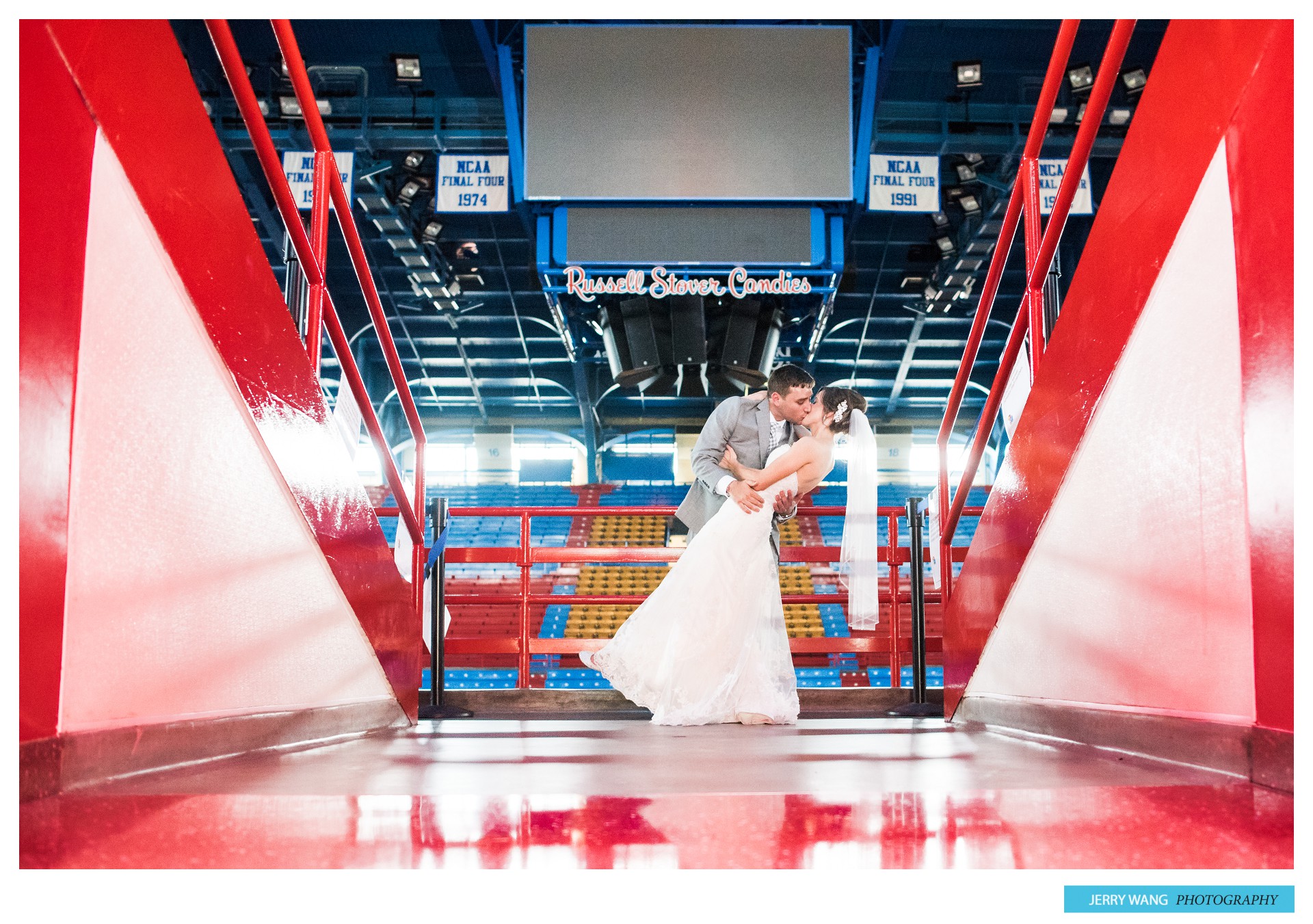 T&J_Lawrence_KS_Wedding_Corpus_Christi_Catholic_Church_Macelis_0043