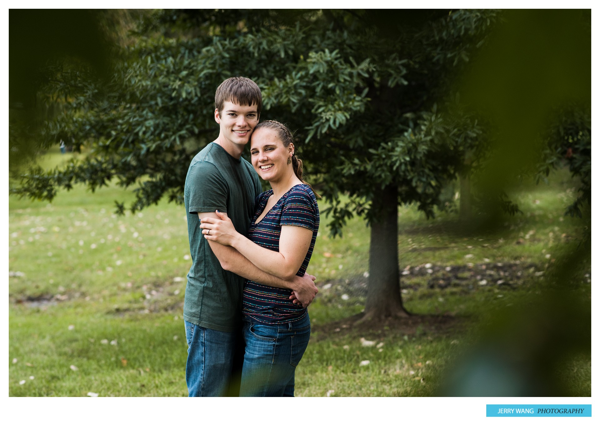 at_kansas_city_engagement_session_nelson_atkins_loose_park-12