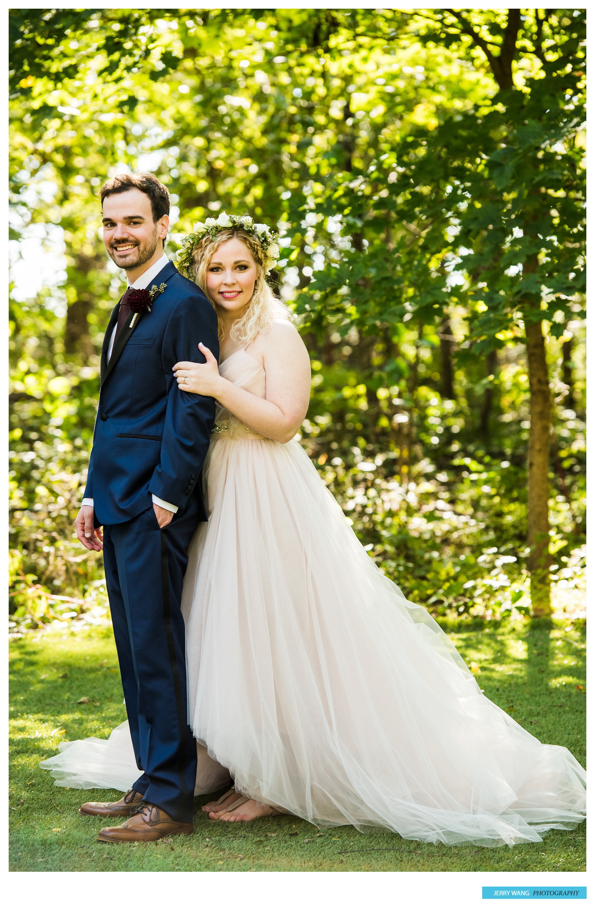 km_leavenwork_kansas_fall_barn_wedding_schwinn_farm_-22