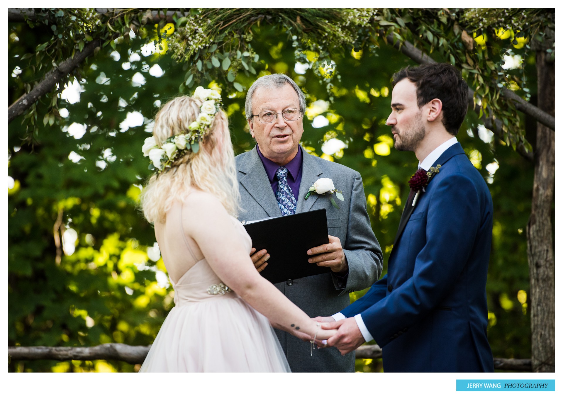 km_leavenwork_kansas_fall_barn_wedding_schwinn_farm_-34